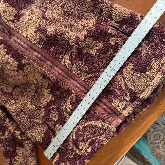 Urban Outfitters Maroon and Beige Teddy Jacket - Picture 4 of 6